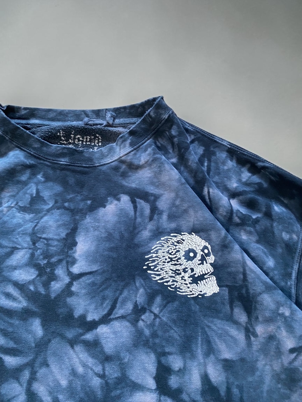 Liquid Death Mountain Water Sweatshirt Mens L Tie Dye Skull Graphic Crewneck - Picture 4 of 8